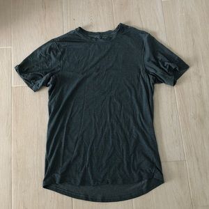 Lululemon men’s top